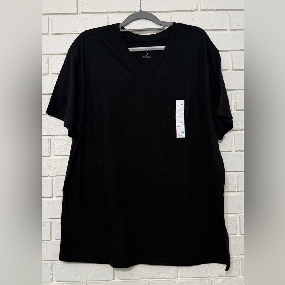 Men’s Goodfellow Black V-neck tee. Size XXL. NWT